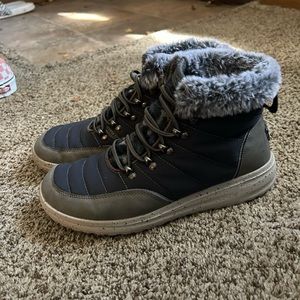 Olive/navy hey dudes